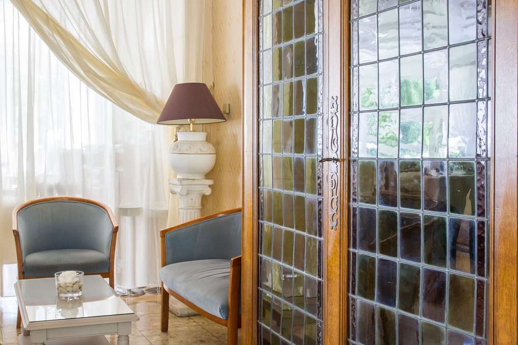 Chateau Des Comtes De Challes 레스토랑 사진
